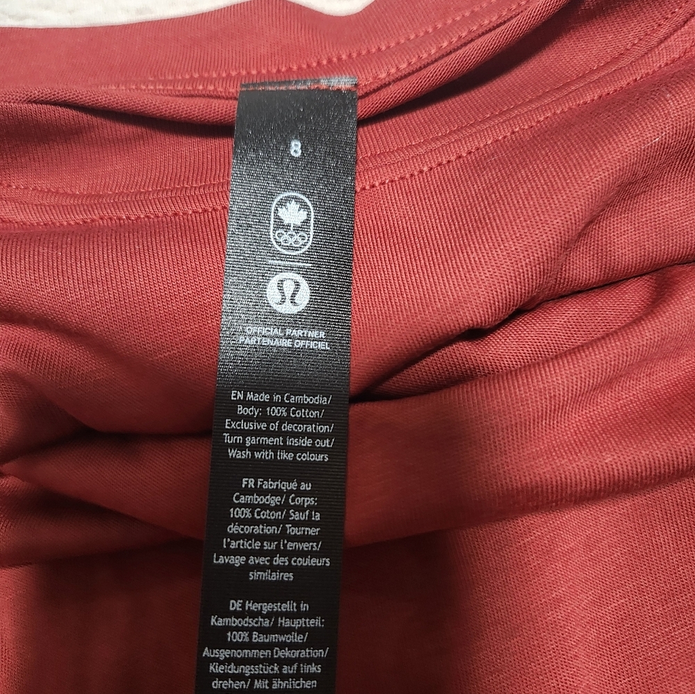 NWT LULULEMON TOP - Picture 5 of 5